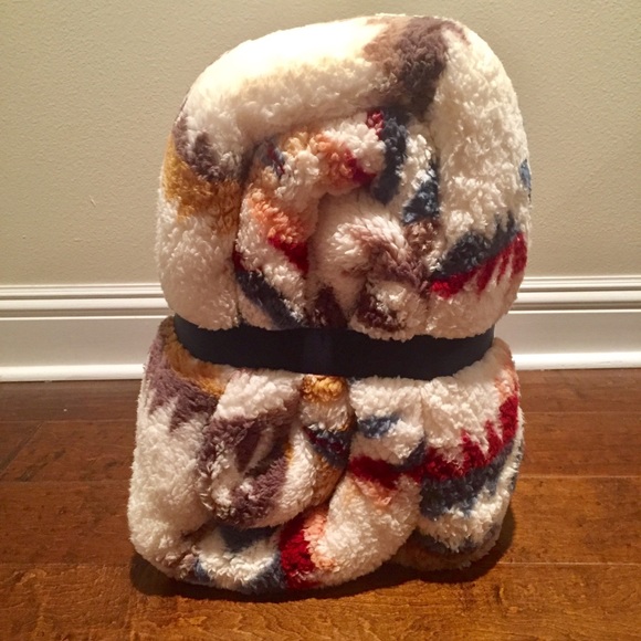 Pendleton Bedding Pendleton Sherpa Fleece Blanket King Size Poshmark